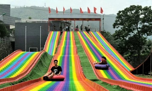 福州彩虹滑草场